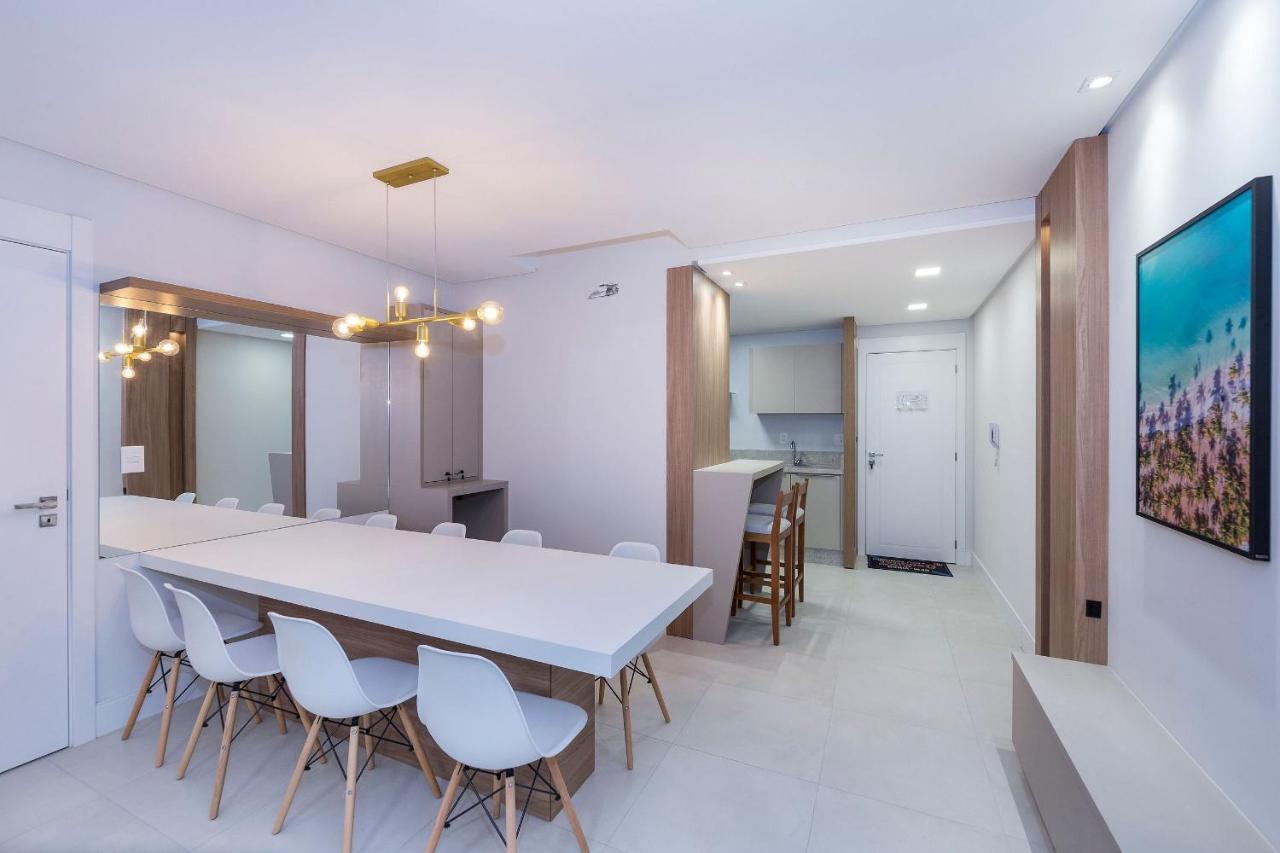 Adra 106 - Apartamento no centro de Bombinhas - Rooftop com piscina e academia - À poucos metros da praia Exterior foto
