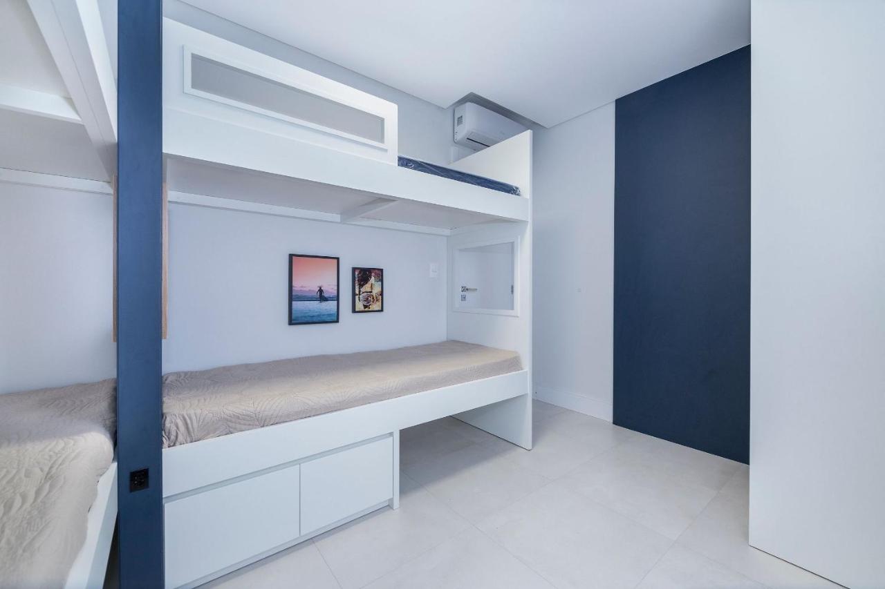 Adra 106 - Apartamento no centro de Bombinhas - Rooftop com piscina e academia - À poucos metros da praia Exterior foto