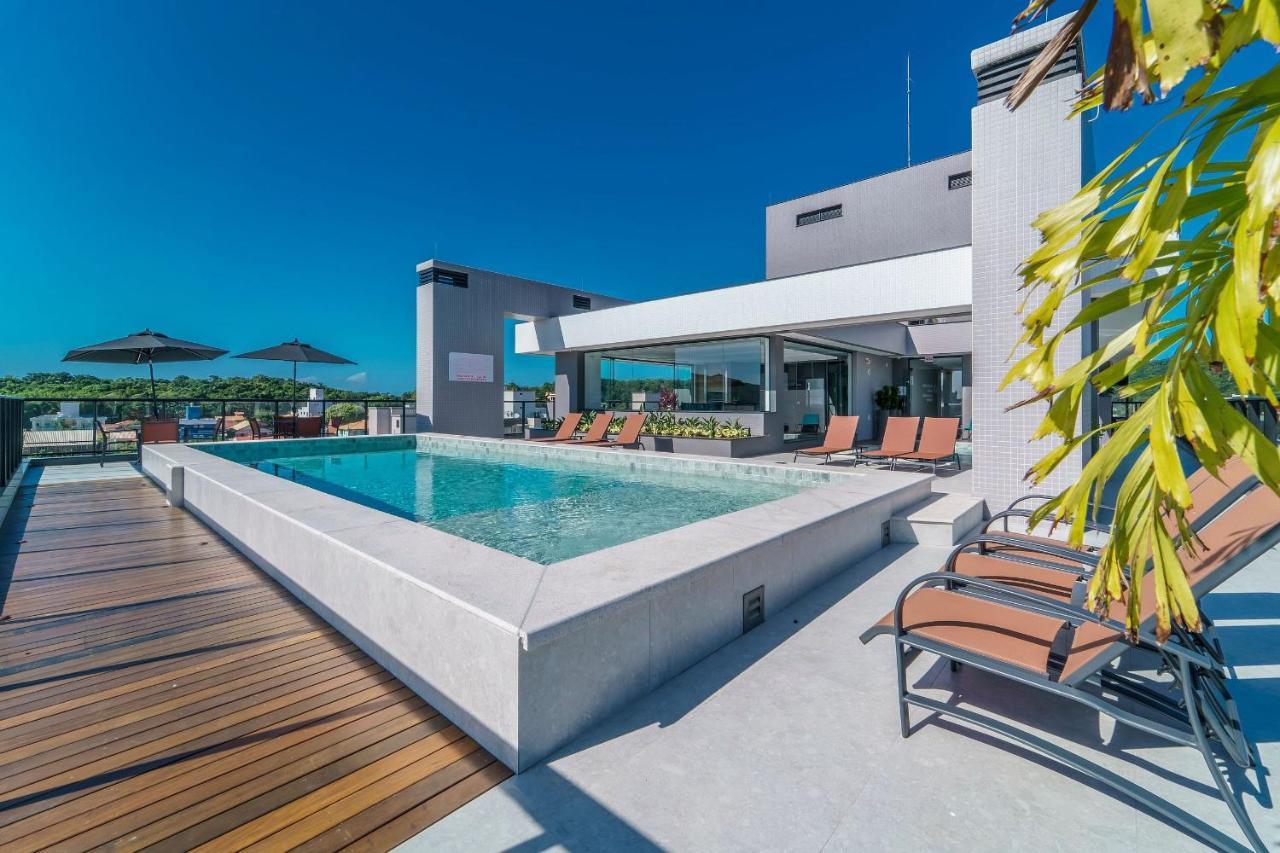 Adra 106 - Apartamento no centro de Bombinhas - Rooftop com piscina e academia - À poucos metros da praia Exterior foto