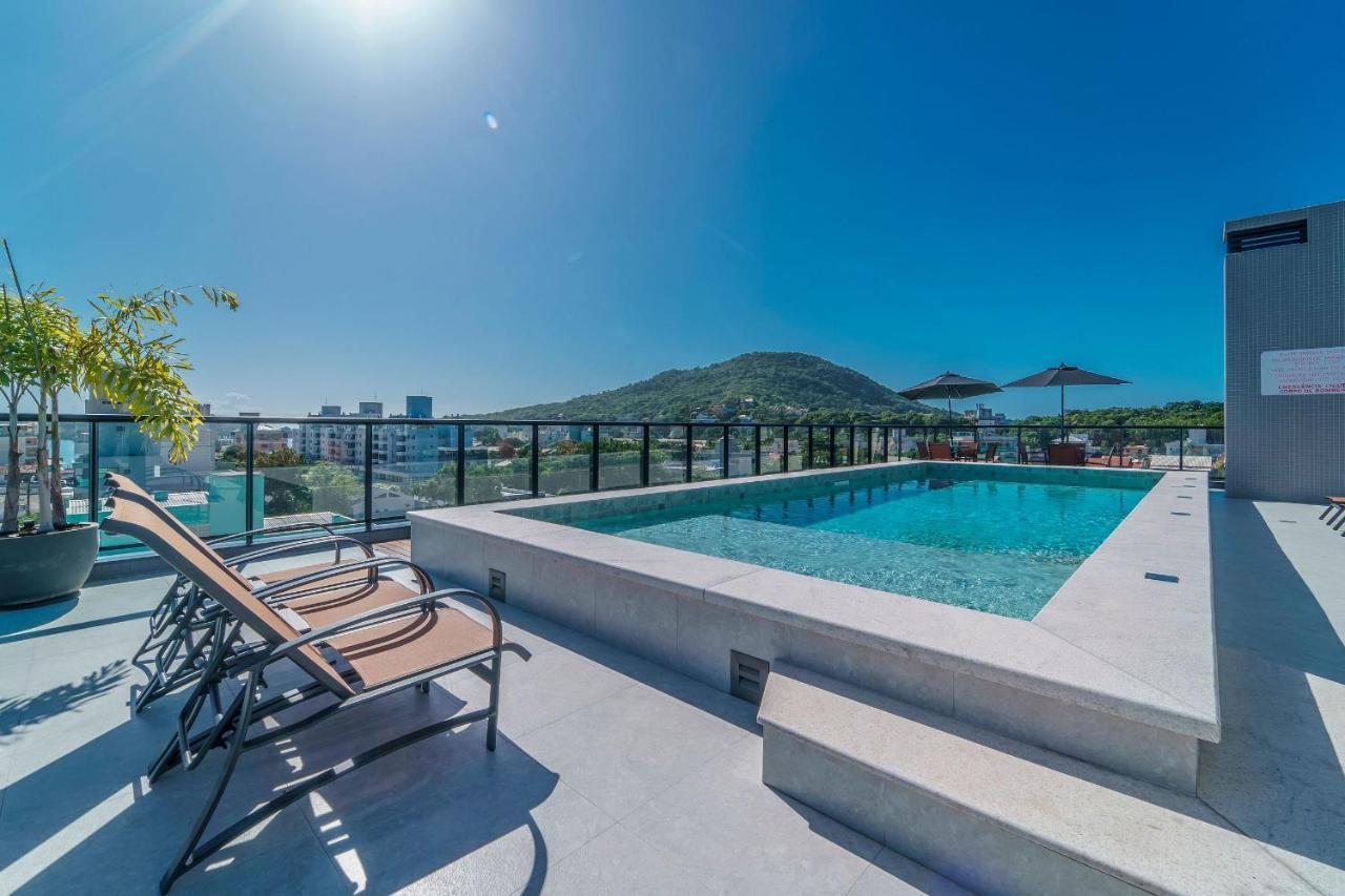 Adra 106 - Apartamento no centro de Bombinhas - Rooftop com piscina e academia - À poucos metros da praia Exterior foto