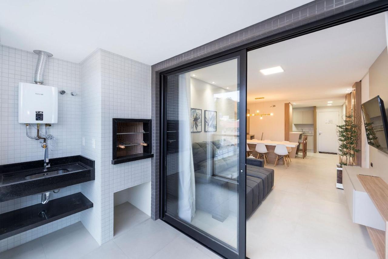 Adra 106 - Apartamento no centro de Bombinhas - Rooftop com piscina e academia - À poucos metros da praia Exterior foto